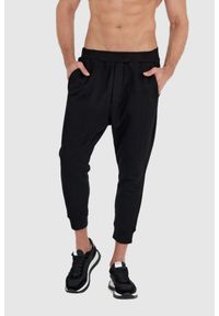 DSQUARED2 Czarne spodnie męskie relax dean joggers. Kolor: czarny. Materiał: bawełna #1