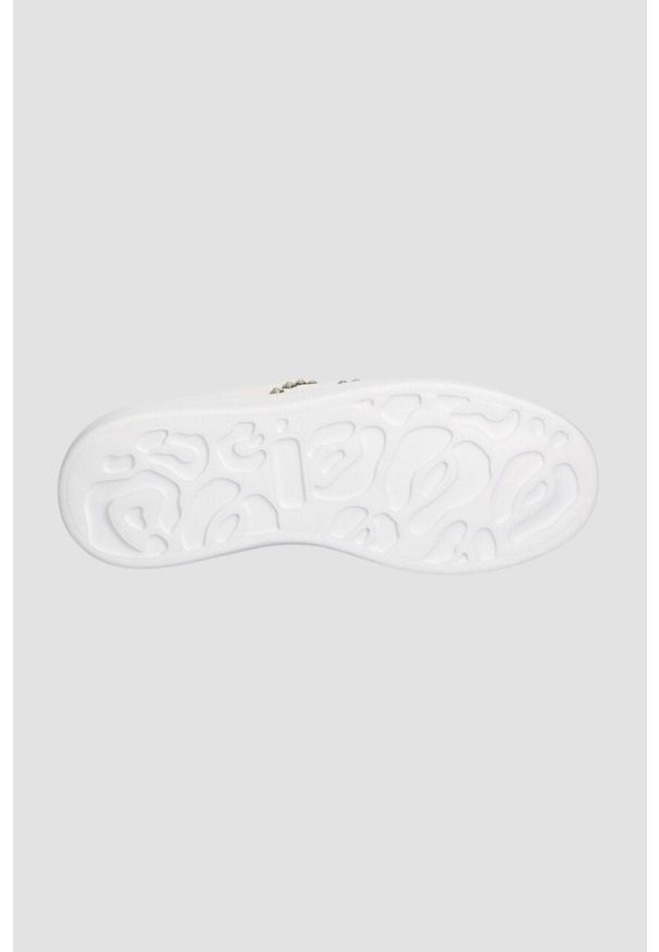 Just Cavalli - JUST CAVALLI Białe sneakersy FONDO URSA DIS. 3. Kolor: biały. Materiał: skóra