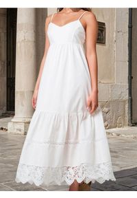 Sinsay - Sukienka midi z koronkowym wykończeniem - biały. Kolor: biały. Materiał: koronka. Długość: midi #1
