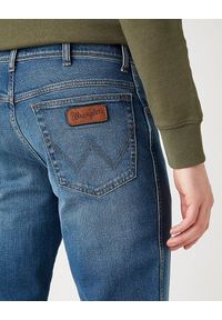 Wrangler - MĘSKIE SPODNIE JEANSOWE WRANGLER TEXAS SLIM IN CLOVER W12SX5365