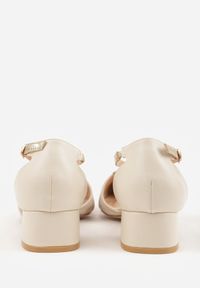 Born2be - Beżowe Czółenka na Obacasie z Wycięciami i Metalicznymi Paskami Prosilis. Okazja: na co dzień. Zapięcie: pasek. Kolor: beżowy. Materiał: koronka. Obcas: na obcasie. Styl: casual, elegancki. Wysokość obcasa: średni #9