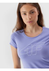 4f - T-shirt regular z nadrukiem damski. Kolor: niebieski. Materiał: bawełna, elastan. Wzór: nadruk