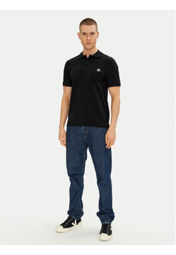 Moose Knuckles Polo Everett M34MT712 Czarny Slim Fit. Typ kołnierza: polo. Kolor: czarny. Materiał: bawełna