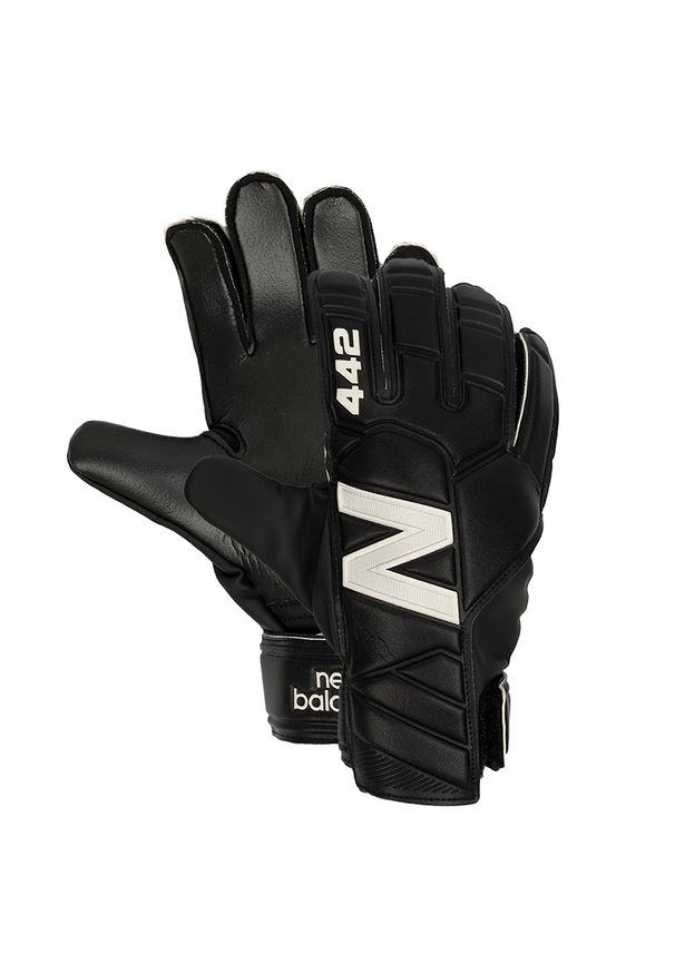 Rękawice bramkarskie New Balance GK23004MBKW – czarne. Kolor: czarny. Materiał: materiał, poliester. Sport: piłka nożna, fitness