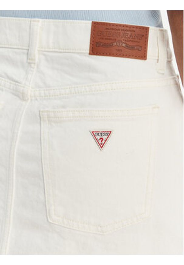 Guess Jeans Spódnica jeansowa W6RD0Q D6521 Biały Regular Fit. Kolor: biały. Materiał: jeans, bawełna
