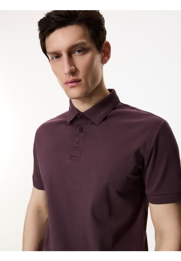 Reserved - Polo slim z bawełny pima - bordowy. Typ kołnierza: polo. Kolor: czerwony. Materiał: bawełna