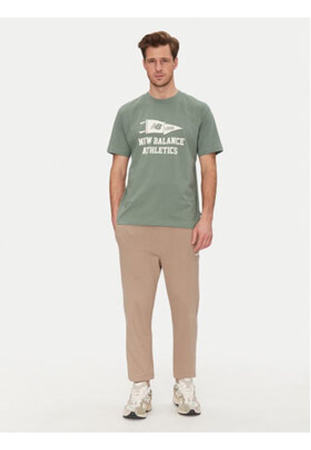 New Balance T-Shirt MT51924 Zielony Relaxed Fit. Kolor: zielony. Materiał: bawełna