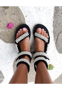 ARIZONA LOVE - Czarne sandały Trekky z perłami. Zapięcie: rzepy. Kolor: czarny. Wzór: aplikacja, paski #1