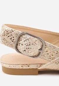 Renee - Złote Sandały Vices Typu Slingback z Wkładką ze Skóry Naturalnej Rallora. Okazja: na co dzień, na spacer. Zapięcie: sprzączka. Kolor: złoty. Materiał: skóra. Wzór: nadruk. Obcas: na obcasie. Styl: elegancki, casual. Wysokość obcasa: średni #6