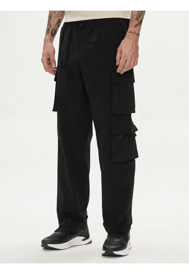 Jack & Jones - Jack&Jones Spodnie materiałowe Karl 12253626 Czarny Loose Fit. Kolor: czarny. Materiał: syntetyk