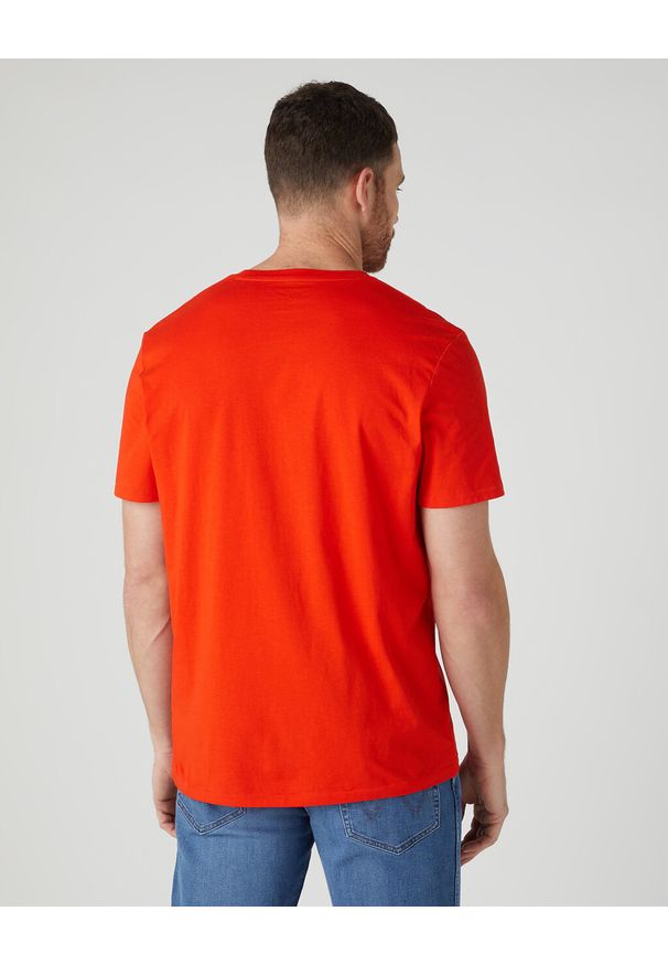 Wrangler - WRANGLER LOGO TEE MĘSKI T-SHIRT KOSZULKA Z NADRUKIEM LOGO W7X1D3R42 112328985. Wzór: nadruk