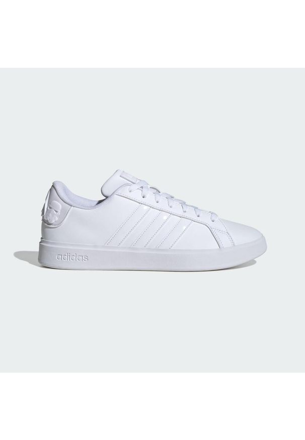 Buty Adidas Star Wars Grand Court. Kolor: biały. Materiał: materiał. Wzór: motyw z bajki
