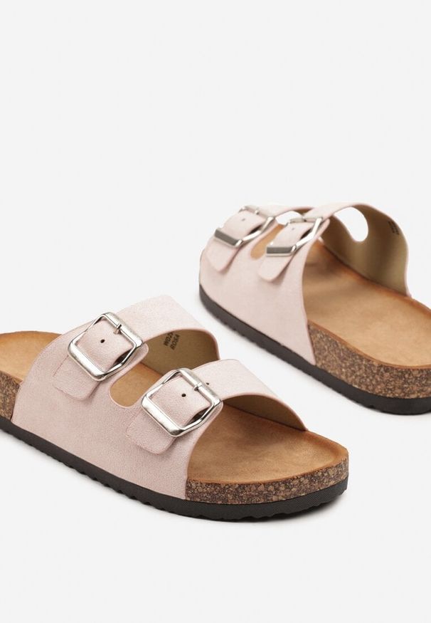 Born2be - Różowe Klapki na Grubej Korkowej Podeszwie z Dwoma Paskami Ivelimi. Okazja: na co dzień. Kolor: różowy. Materiał: skóra. Styl: elegancki, casual
