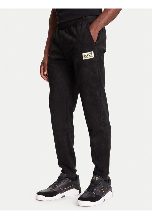 EA7 Emporio Armani Spodnie dresowe 7M000676 AF16718 UC001 Czarny Regular Fit. Kolor: czarny. Materiał: syntetyk