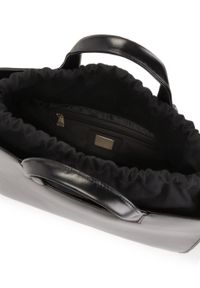 Kazar - Czarna torebka skórzana z wyjmowanym wkładem z tkaniny. Kolor: czarny. Materiał: skórzane. Rodzaj torebki: do ręki #4