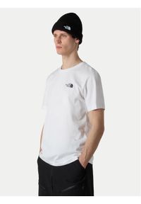 The North Face T-Shirt Vertical NF0A8EE7 Biały Regular Fit. Kolor: biały. Materiał: bawełna