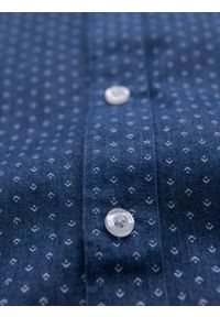 Ombre Clothing - Wzorzysta męska koszula z cienkiego jeansu z kieszonką – niebieska V2 - Rozmiar: XL. Okazja: na co dzień. Kolor: niebieski. Materiał: jeans. Wzór: gładki. Styl: klasyczny, casual #5