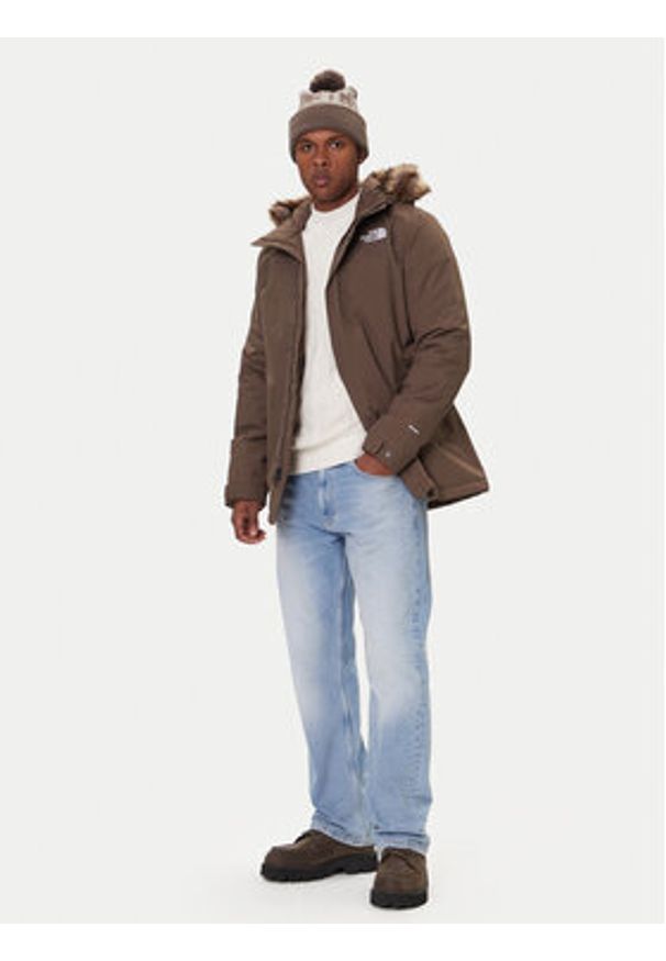 The North Face Kurtka zimowa Zaneck NF0A4M8H Brązowy Regular Fit. Kolor: brązowy. Materiał: syntetyk. Sezon: zima