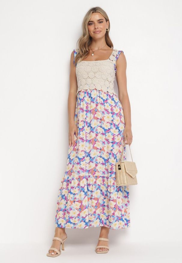 Born2be - Niebieska Rozkloszowana Sukienka Maxi z Wiskozy w Kwiatowy Print Jamiliana. Kolor: niebieski. Materiał: wiskoza. Długość rękawa: na ramiączkach. Wzór: kwiaty, nadruk. Długość: maxi