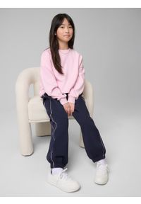 4f - 4F Spodnie dresowe joggery dziewczęce - granatowe 146/152 (10-12 lat). Okazja: na co dzień, na spacer, na uczelnię. Stan: podwyższony. Kolor: niebieski. Materiał: dresówka. Sezon: lato. Styl: casual #1