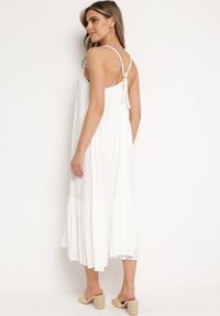 Born2be - Biała Wiskozowa Sukienka z Ramiączkami Zdobiona Cekinami i Metaliczną Nitką Comalara. Okazja: na co dzień, na imprezę. Typ kołnierza: dekolt w serek. Kolor: biały. Materiał: wiskoza. Długość rękawa: na ramiączkach. Wzór: aplikacja. Styl: casual #4