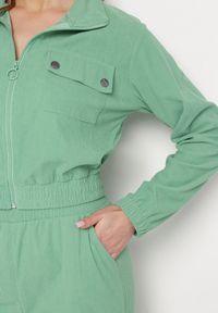 Born2be - Zielony Komplet Dresowy z Prążkowanego Materiału Bluza z Kołnierzykiem i Spodnie z Gumką w Pasie Kerulla. Kolor: zielony. Materiał: materiał, dresówka, prążkowany #4