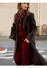 Reserved - Oversizowa bluza - bordowy. Kolor: czerwony. Materiał: dzianina. Wzór: gładki #1