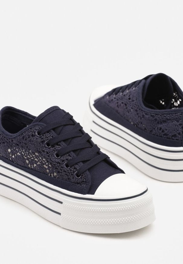 Born2be - Granatowe Trampki na Grubej Podeszwie z Ażurową Cholewką Felariona. Okazja: na co dzień. Kolor: niebieski. Materiał: jeans. Szerokość cholewki: normalna. Wzór: ażurowy. Styl: casual, klasyczny
