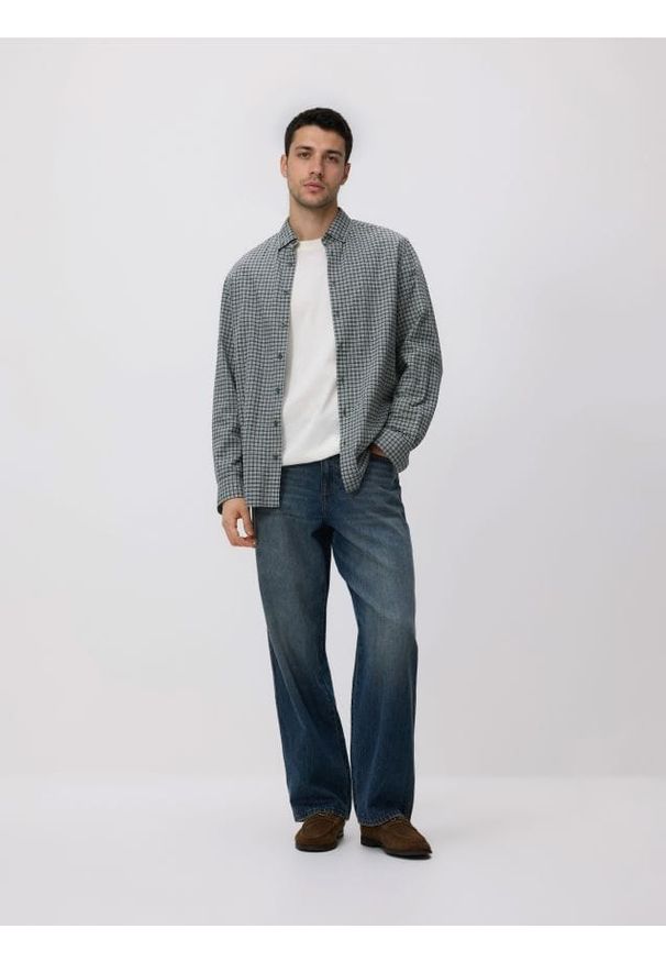 Reserved - Bawełniana koszula regular fit - ciemnozielony. Kolor: zielony. Materiał: bawełna