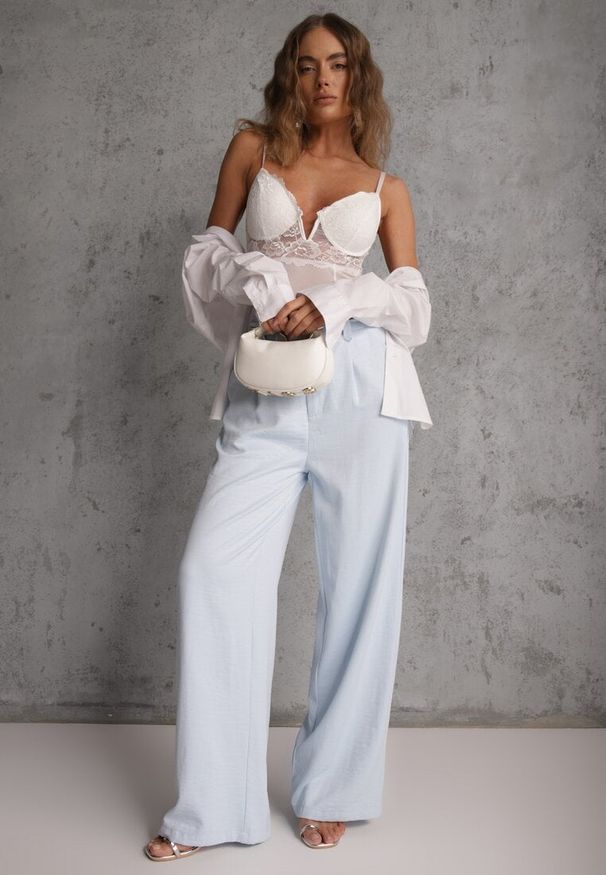 Renee - Niebieskie Spodnie Szerokie z Dodatkiem Bawełny High Waist z Metaliczną Klamrą Azaerixis. Okazja: na co dzień. Stan: podwyższony. Kolor: niebieski. Materiał: bawełna. Styl: casual