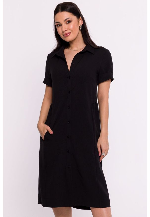 BeWear - Sukienka koszulowa midi z kołnierzykiem czarna. Kolor: czarny. Sezon: wiosna, lato. Typ sukienki: koszulowe. Długość: midi