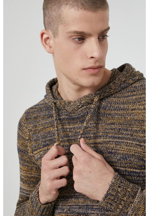 medicine - Medicine - Sweter bawełniany Essential. Okazja: na co dzień. Typ kołnierza: kaptur. Kolor: żółty. Materiał: bawełna. Długość rękawa: długi rękaw. Długość: długie. Wzór: ze splotem. Styl: casual