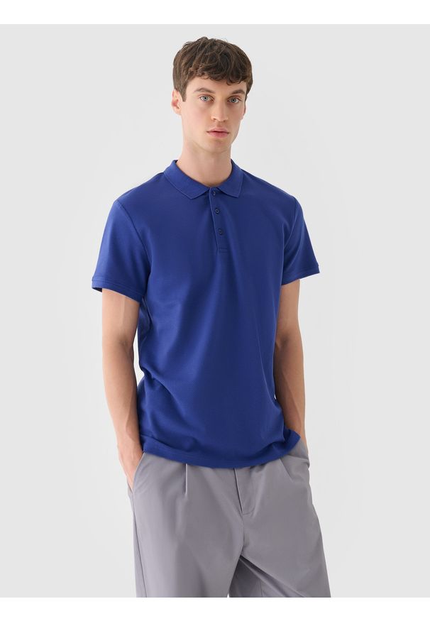 4f - 4F Koszulka polo męska - granatowa M. Okazja: na co dzień. Typ kołnierza: polo. Kolor: niebieski. Materiał: dzianina, poliester, bawełna, materiał. Styl: casual, klasyczny, sportowy