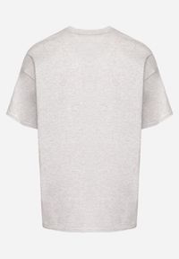 Born2be - Szara Koszulka T-shirt z Bawełny Fodarella. Okazja: na co dzień. Kolor: szary. Materiał: bawełna. Wzór: aplikacja. Styl: klasyczny, casual, elegancki #7