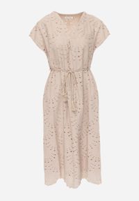 Renee - Beżowa Bawełniana Sukienka o Haftowanym Wykończeniu z Materiałowym Paskiem w Talii Dimla. Typ kołnierza: dekolt w kształcie V. Kolor: beżowy. Materiał: materiał, bawełna. Długość rękawa: krótki rękaw. Wzór: haft #4