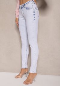 Renee - Jasnoniebieskie Jeansy z Wiskozą o Fasonie Skinny Arrivienne. Okazja: na spotkanie biznesowe, na co dzień. Kolor: niebieski. Styl: casual, elegancki, biznesowy #4