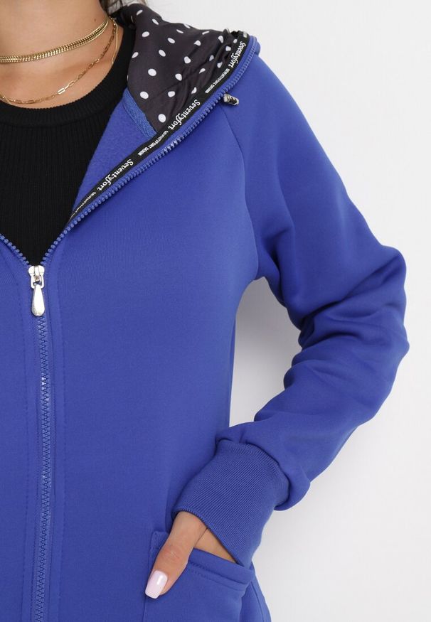 Born2be - Granatowa Bluza z Kapturem Mamani. Typ kołnierza: kaptur. Kolor: niebieski