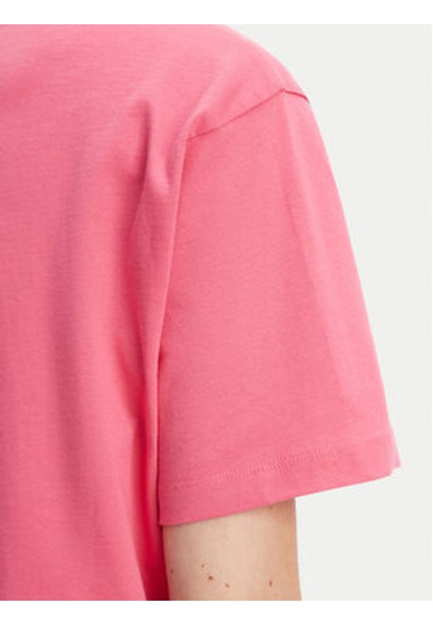 Guess Jeans T-Shirt W4YI05 K8HM0 Różowy Boxy Fit. Kolor: różowy. Materiał: bawełna