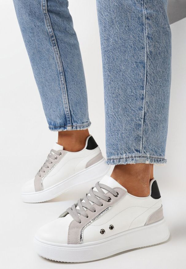 Born2be - Biało-Szare Sneakersy przed Kostkę na Grubej Podeszwie z Metalicznymi Wstawkami Aglimria. Okazja: do pracy. Wysokość cholewki: przed kostkę. Kolor: biały