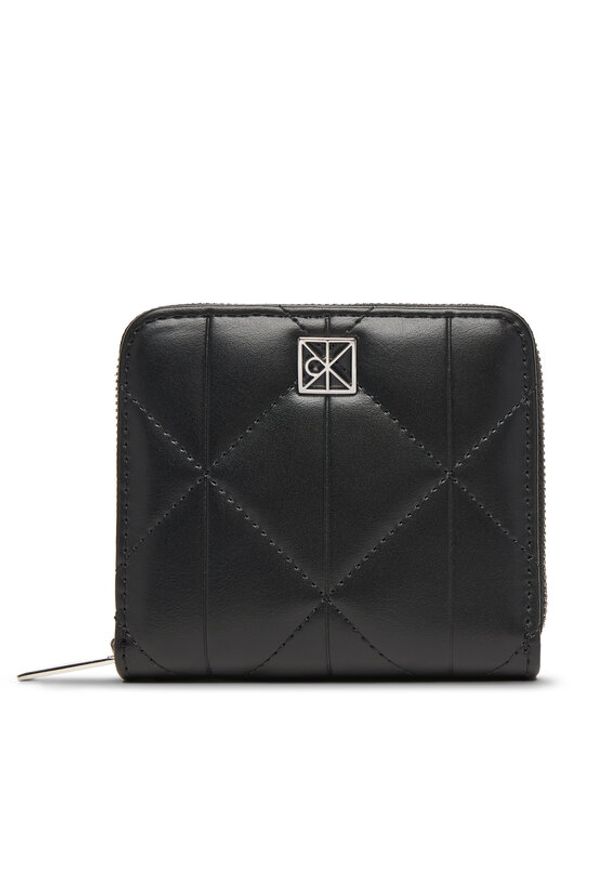 Calvin Klein Portfel Quilted Square Zip Around LV04F1121G Czarny. Kolor: czarny. Materiał: skóra