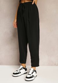 Renee - Czarne Spodnie High Waist z Gumką i Troczkiem w Pasie oraz Kieszeniami Arlettia. Stan: podwyższony. Kolor: czarny. Materiał: tkanina. Długość: długie. Wzór: jednolity #5