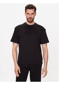 Calvin Klein T-Shirt Logo K10K111177 Czarny Regular Fit. Kolor: czarny. Materiał: bawełna #1