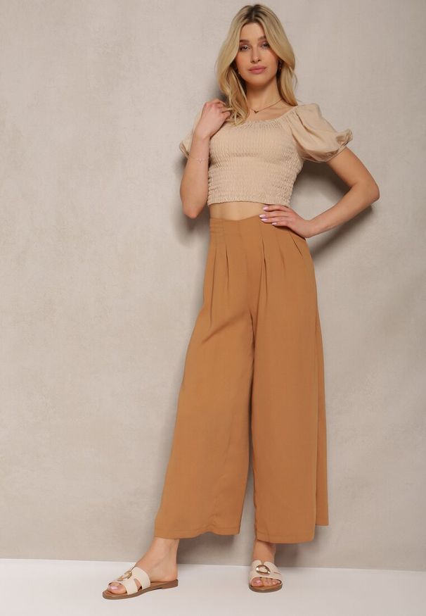 Renee - Jasnobrązowe Szerokie Spodnie High Waist Lataria. Okazja: na spotkanie biznesowe, do pracy. Stan: podwyższony. Kolor: brązowy. Wzór: kolorowy. Styl: elegancki, biznesowy