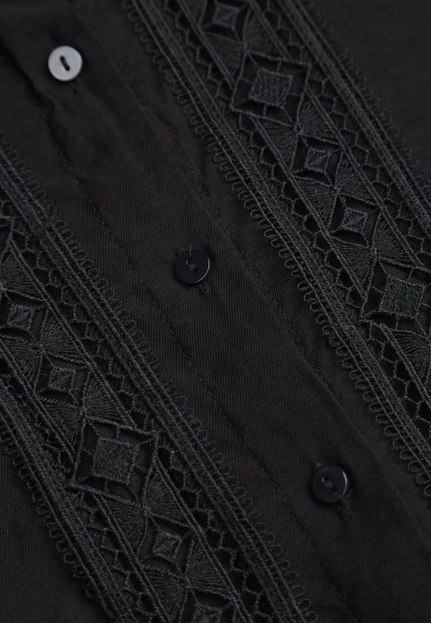 Renee - Czarna Koszula ze Stójką i Koronką Phaeninca. Okazja: na co dzień. Typ kołnierza: kołnierzyk stójkowy. Kolor: czarny. Materiał: koronka. Wzór: koronka. Styl: casual, elegancki