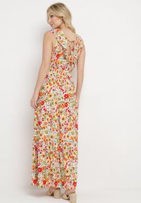 Born2be - Żółto-Czerwona Sukienka Maxi z Trójkątnym Dekoltem i Kwiatowym Motywem z Falbanką Moraila. Typ kołnierza: dekolt w serek. Kolor: żółty. Wzór: kwiaty. Sezon: wiosna, lato. Długość: maxi #4