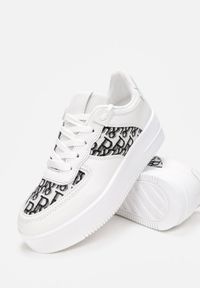 Renee - Białe Sneakersy Chethive. Zapięcie: sznurówki. Kolor: biały. Materiał: materiał. Szerokość cholewki: normalna. Wzór: nadruk, aplikacja #5