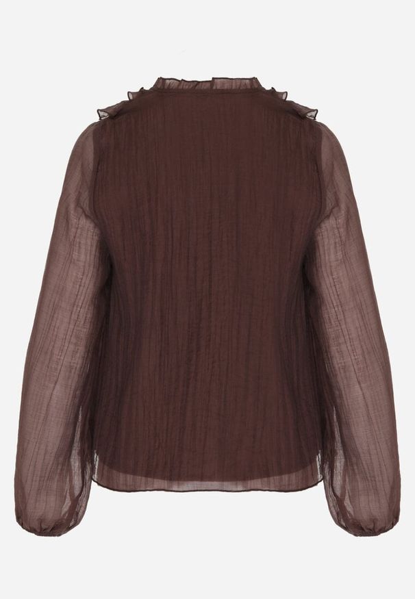 Born2be - Brązowa Bluzka Koszulowa z Dekoltem w Serek Zdobiona Falbankami Nailiphis. Okazja: na co dzień, na spotkanie biznesowe, do pracy. Typ kołnierza: kołnierz z falbankami, dekolt w serek. Kolor: brązowy. Materiał: jeans. Wzór: aplikacja. Styl: casual, biznesowy, elegancki, klasyczny