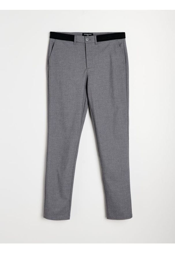 Sinsay - Spodnie chino slim fit z domieszką wiskozy - szary. Kolor: szary. Materiał: wiskoza