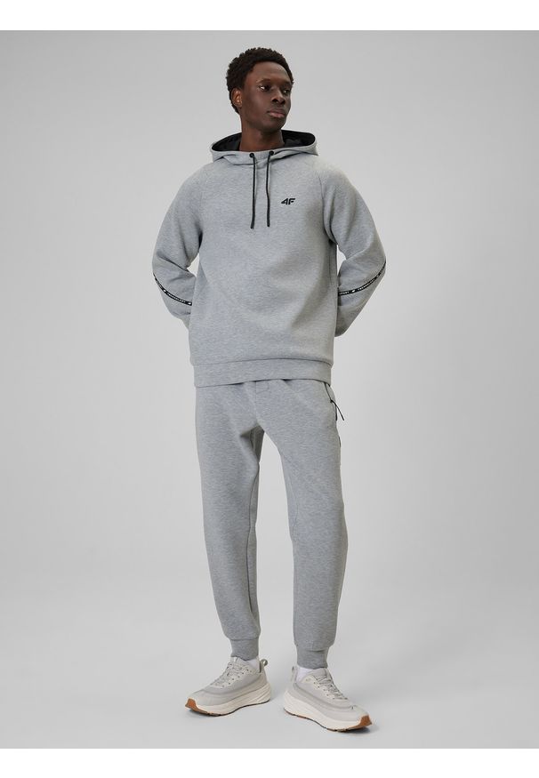 4f - 4F Bluza dresowa regular z kapturem męska - szara M. Okazja: na co dzień. Typ kołnierza: kaptur. Kolor: szary. Materiał: dresówka. Długość rękawa: raglanowy rękaw. Styl: casual