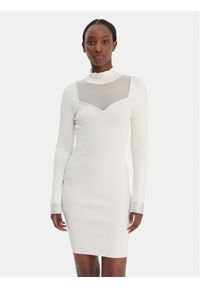 Guess Sukienka dzianinowa W6RK61 Z4842 Biały Regular Fit. Kolor: biały. Materiał: syntetyk #1
